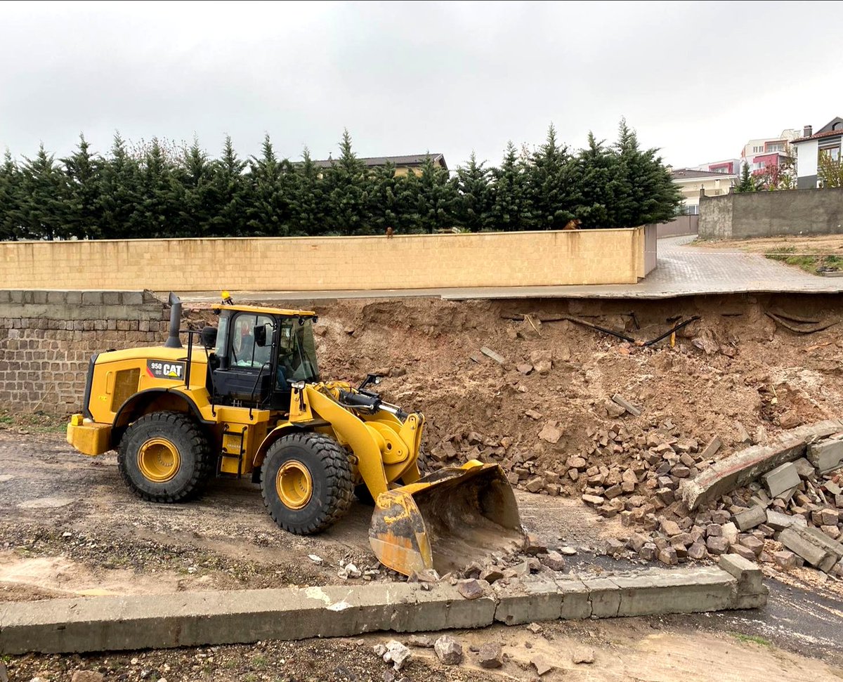 kamildurucat's tweet photo. *Kendi sağlığınız için*,
*Sevdiklerinizin sağlığı için*,
*Hepimizin sağlığı için*

🏡LÜTFEN EVDE KALIN🏠
(Biz sizin için çalışıyoruz) 

#EvdeKal #salı #COVID19 #koronawirus @drfahrettinkoca https://t.co/bs4RTELzow