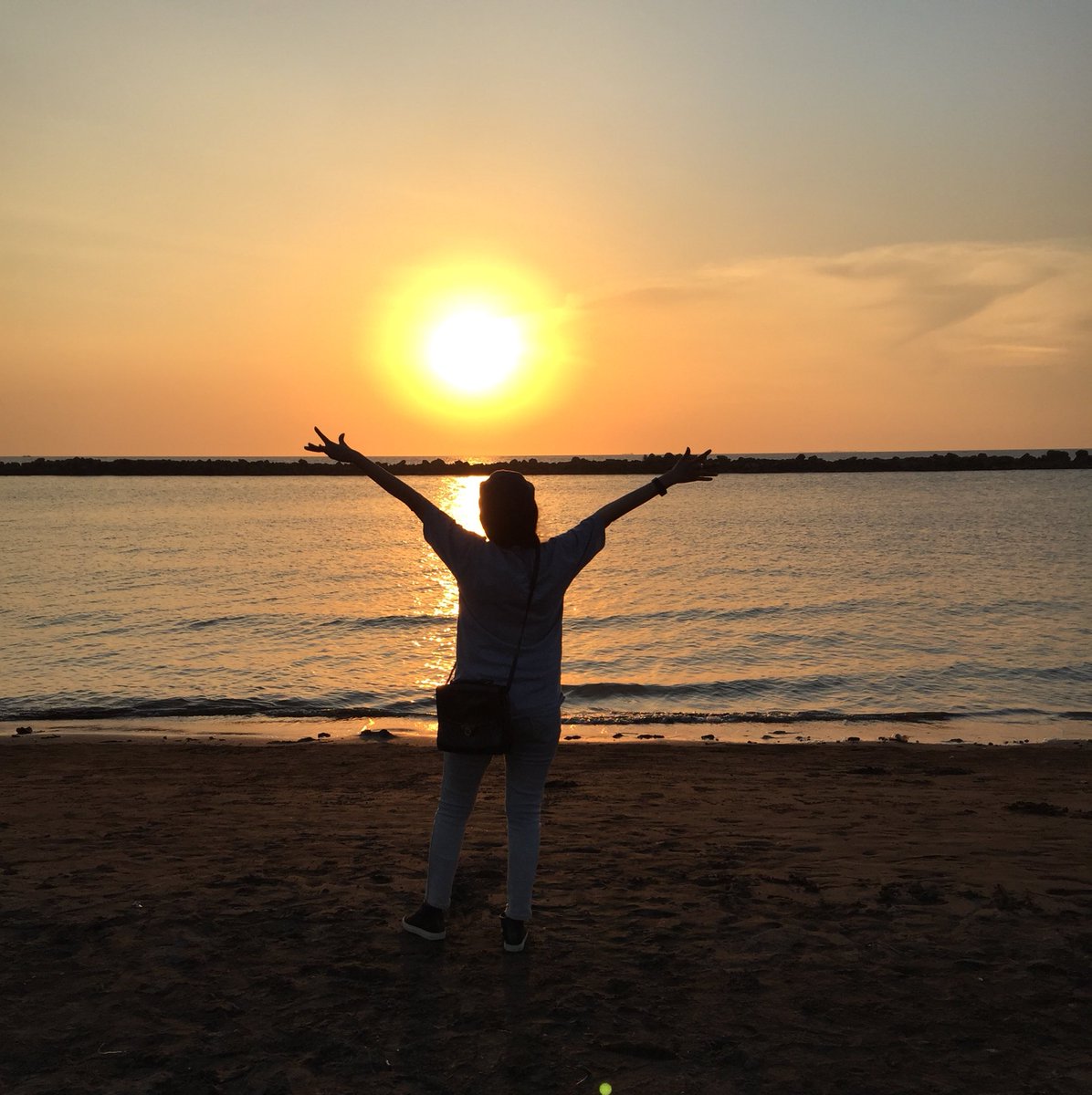 bangtan_nano's tweet photo. my sunset with winter bear.
(feat Taehyung and his ego dance)
#ArmySelcaDay #ARSD @BTS_twt https://t.co/NDpxO9YIOQ