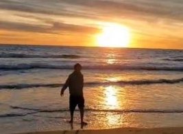 bangtan_nano's tweet photo. my sunset with winter bear.
(feat Taehyung and his ego dance)
#ArmySelcaDay #ARSD @BTS_twt https://t.co/NDpxO9YIOQ