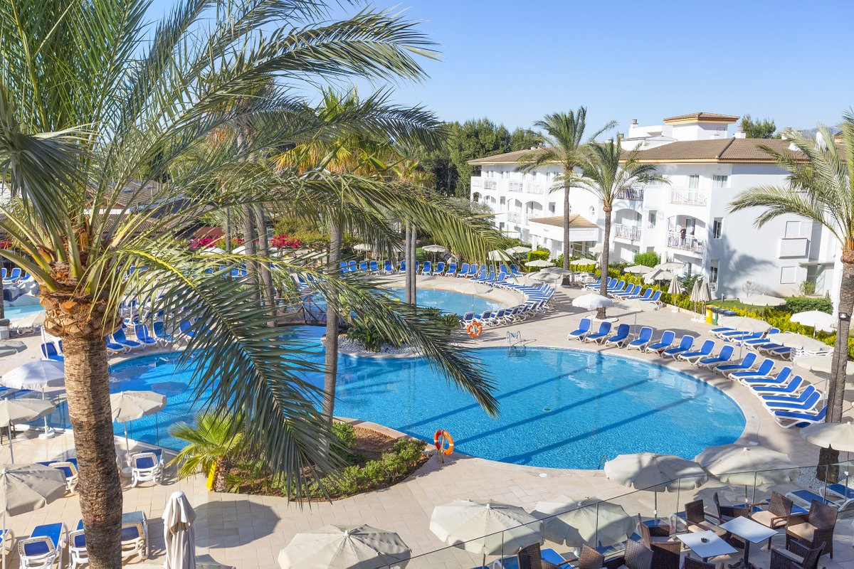 marhotels's tweet photo. At #MarHotels we continue our work to receive you in complete safety and guaranteeing the best services, just as we have always done 💙 #volveremos #wewillcomeback #Mallorca #Menorca #vacaciones #holidays #pensandoenvacaciones #thinkingofholidays https://t.co/C21W56uFGM