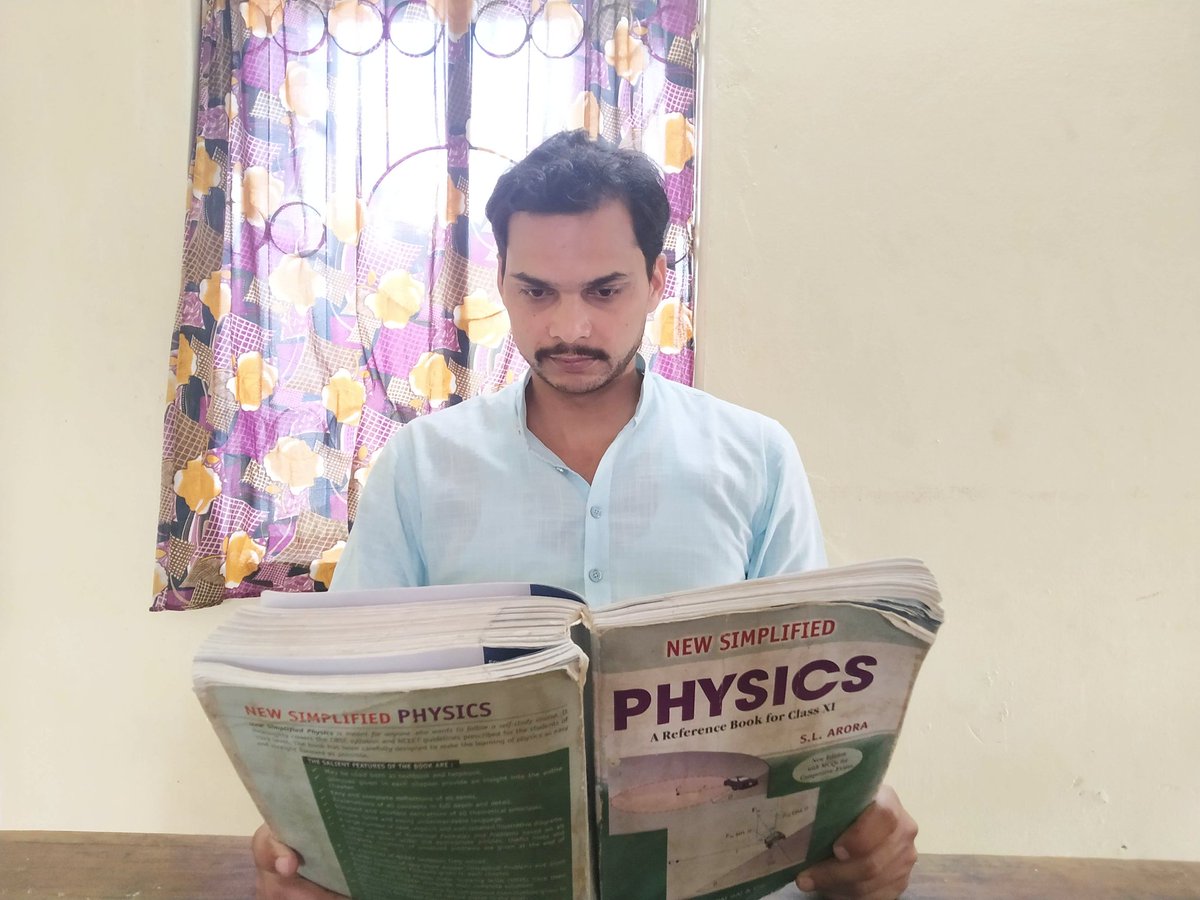 JonyNIKHIL's tweet photo. Reading Physics for class 11th
#MyBookMyFriend 
@DrRPNishank 
@KVS_HQ 
@KVSRO_TINSUKIA https://t.co/aAALXvfeoi