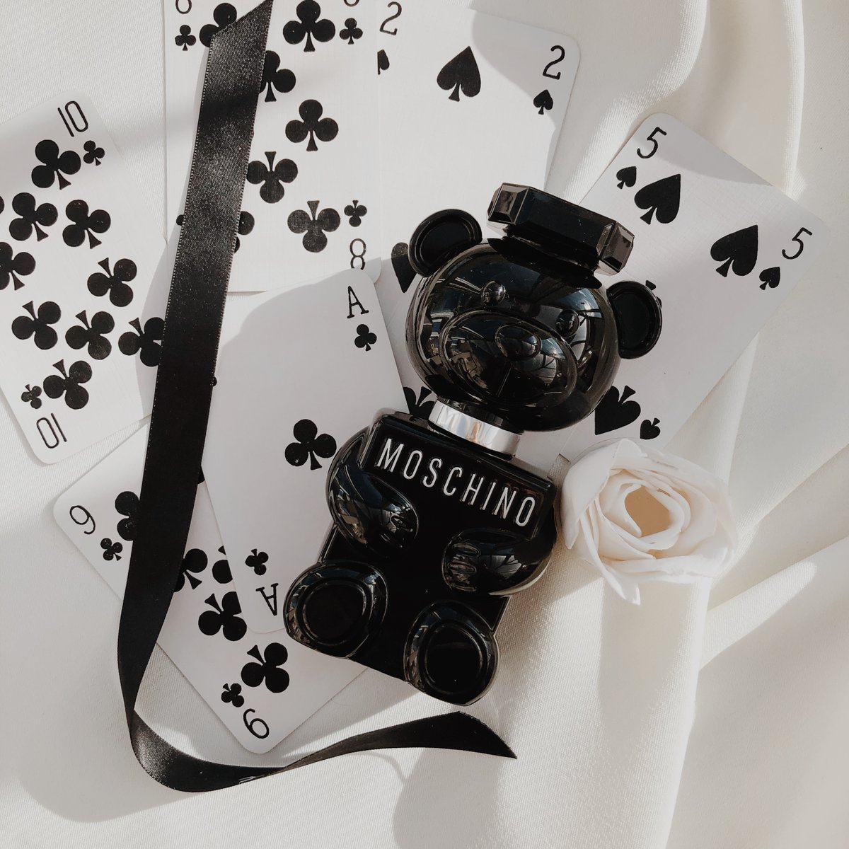 FragranceDirect's tweet photo. RT to WIN! 🖤 Who wants to win a bottle of Moschino Toy Boy? Unique, dynamic and passionate, this luxury fragrance is truly iconic. Today we're giving away a bottle to one lucky winner! https://t.co/U4cc96p7wo