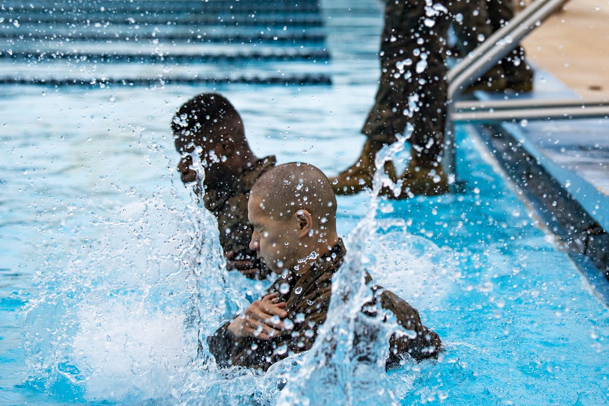 3rdMLG's tweet photo. Splash Down!
U.S. Marines with @3rdMLG jump into deep water during a basic swim qualification on Camp Foster, Okinawa, Japan, April 23, 2020. (@USMC photo by Lance Cpl. Armando Elizalde)
#COVID-19 #COVID #Swimqual #training #COVIDworkouts #3rdMLG https://t.co/9Wg0PEIOig