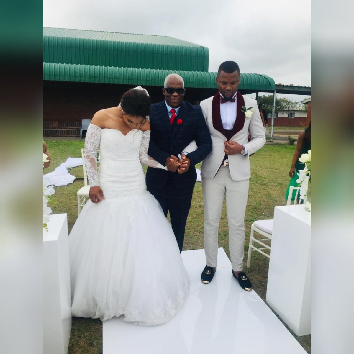 AndileEmie's tweet photo. This was my 
#BestWeddingEverGuys
 ❤❤❤❤❤ https://t.co/kKvzH4j4dv