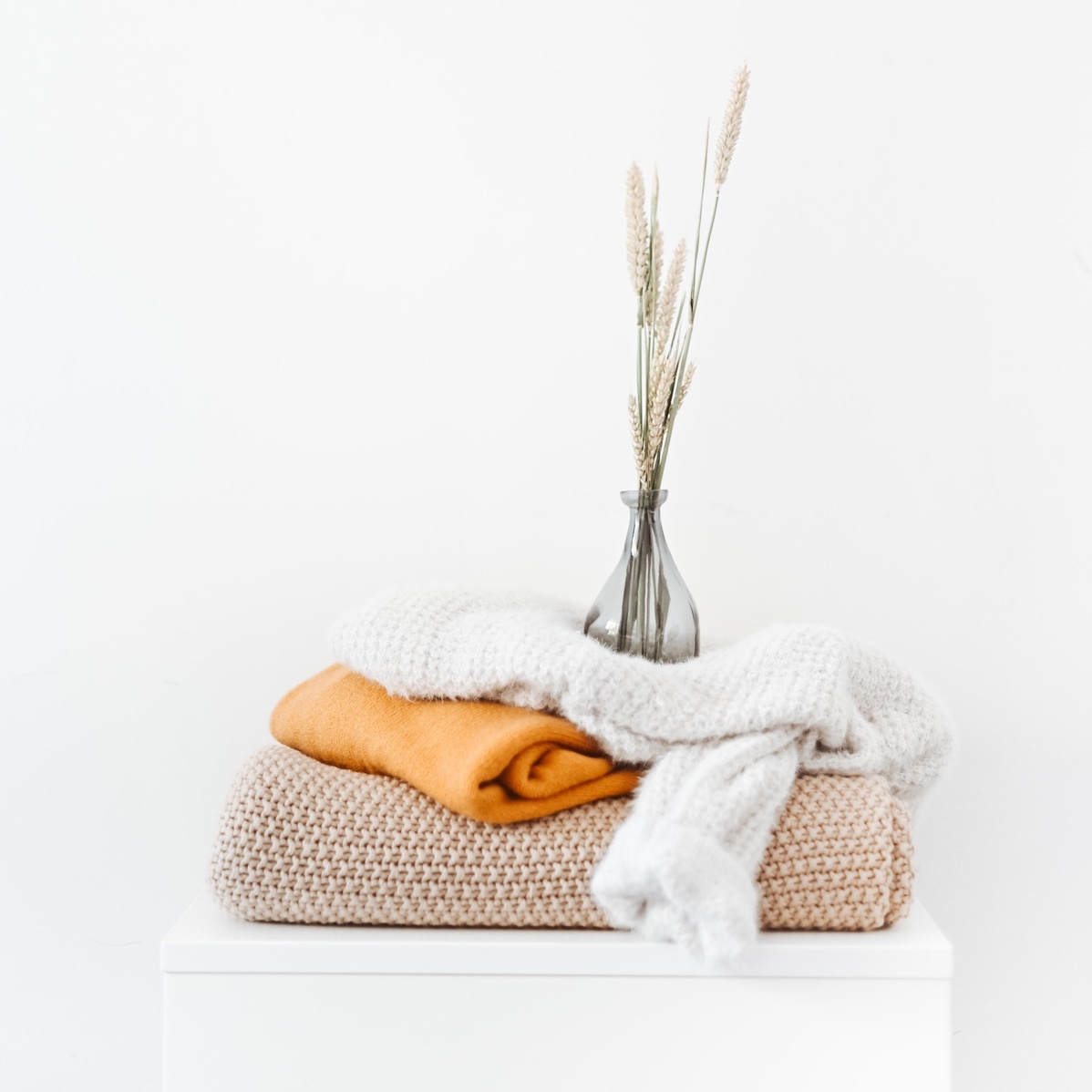 WiseOwl_London's tweet image. Mood board Tuesday is here but I'm changing it up a little. Instead of sharing a standard mood board I wanted to talk to you a bit about looking and thinking outside the box. ⁠⁣Inspiration can come from anywhere #sampleboard⁠⁣⁠⁣
#interiorfabric⁠⁣
#moodboard 
#interior