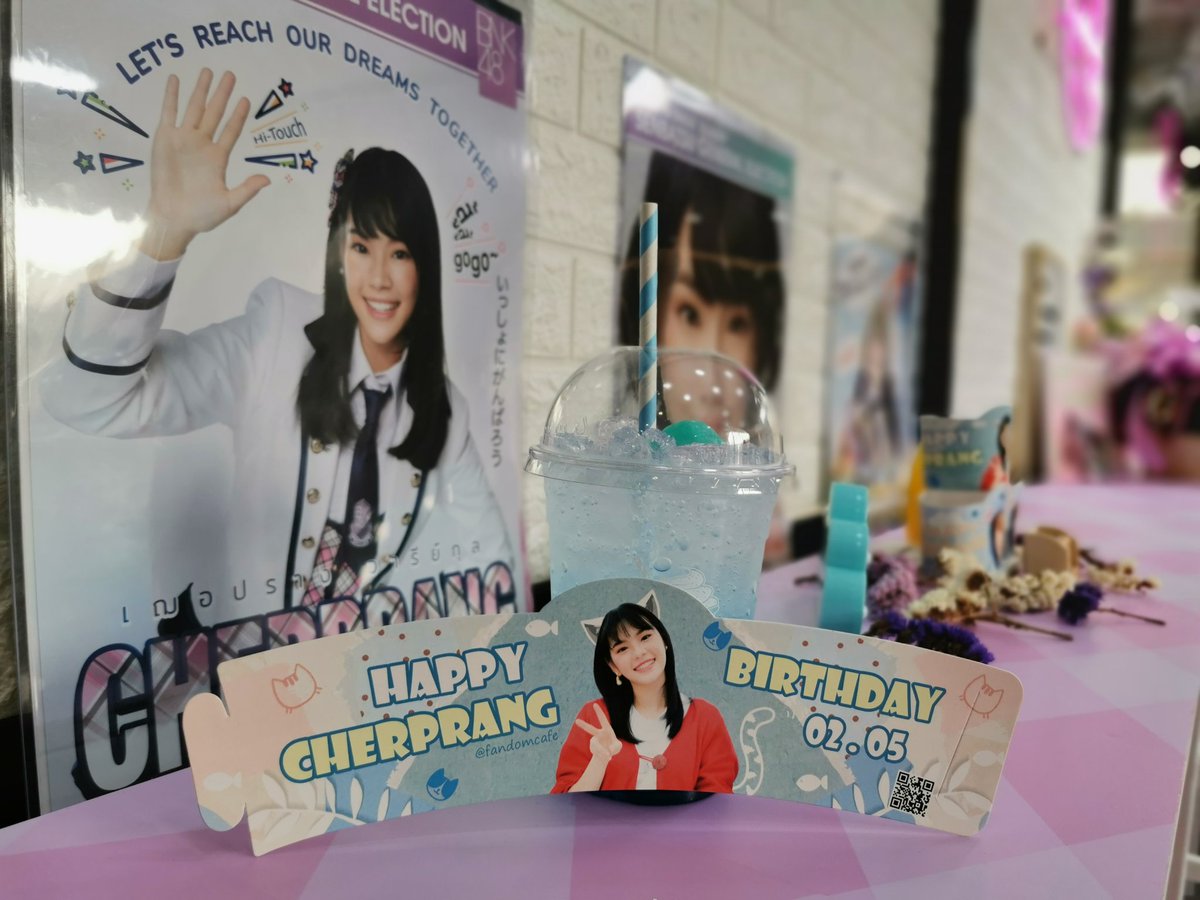 sbb52's tweet photo. อยู่ใกล้ ๆ ที่ทำงาน แวะมาสักหน่อย 😊

#CherprangBNK48
#CHERday2020 https://t.co/AaEnG8sgDH