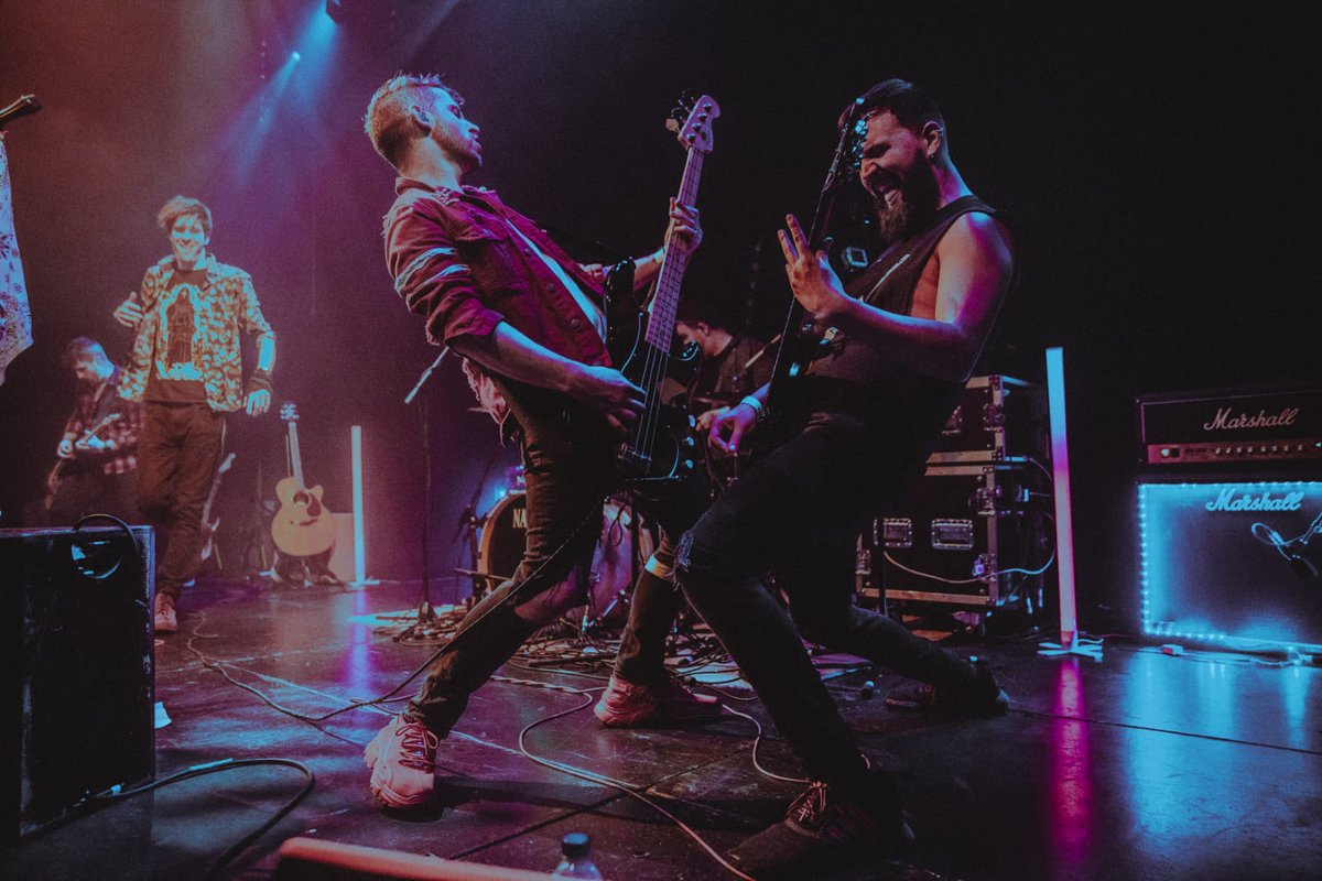 WitterquickO's tweet photo. We should be on tour now, so here's a photo of me on stage.
Scroll for bending.

📷 @abbie_barton_ https://t.co/y3qQAxUHky