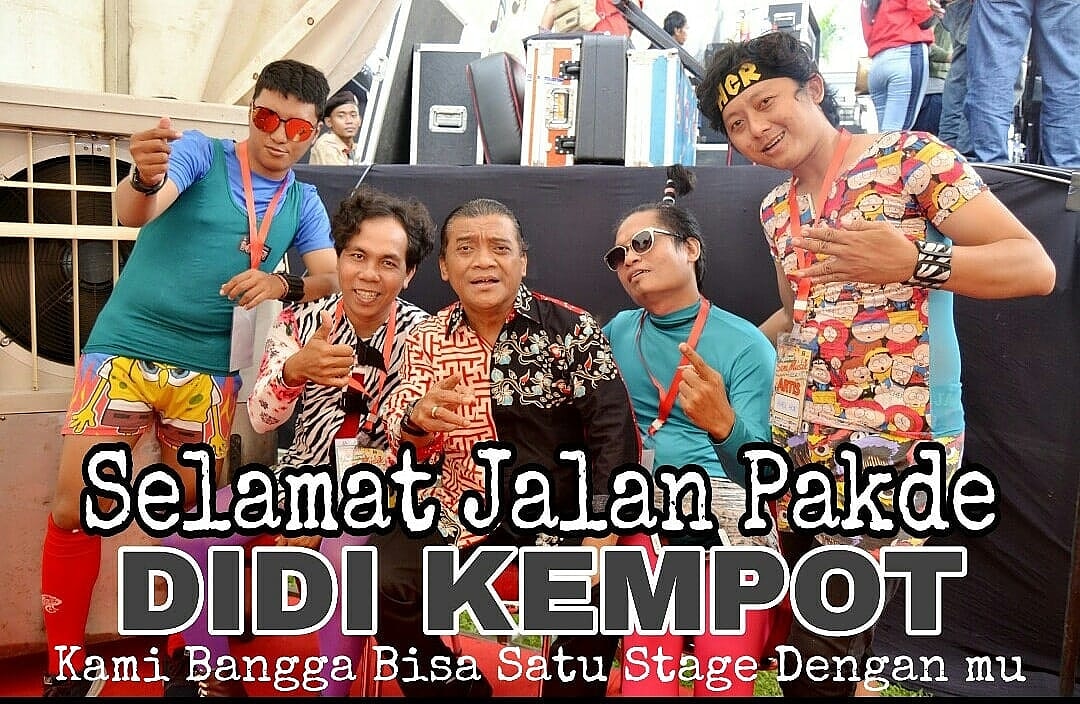 HCR_band's tweet photo. Semoga pakde tenang disisi NYA ,amin.., rip @didikempot_official #didikempot #sobatambyar #sobatambyarindonesia #godfather #ambyar #ambyarrr #hcrband #hancurband #yudieraflyz https://t.co/i5lOerEh92
