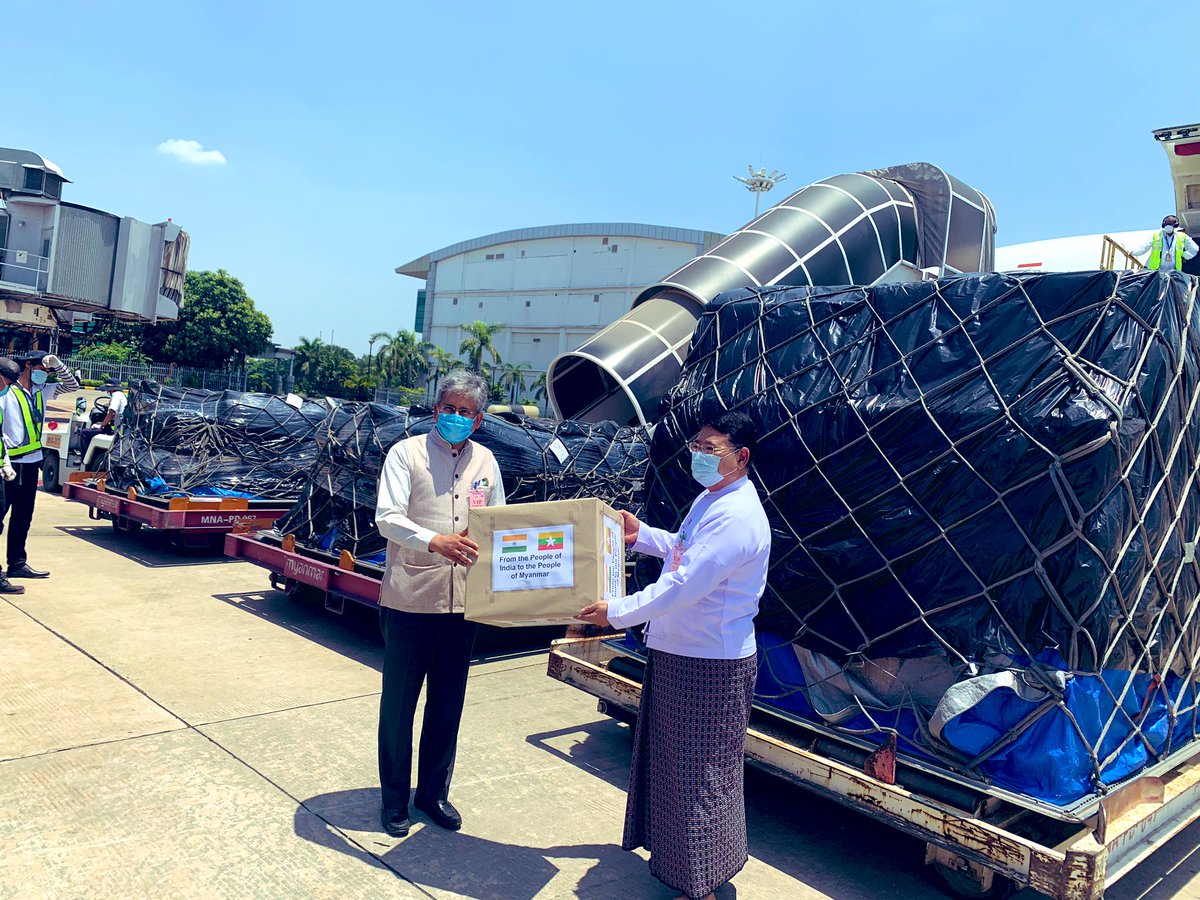 IndiainMyanmar's tweet photo. 🇮🇳 India Myanmar 🇲🇲 
|| Together We Fight 
Against #COVID19 || 
On behalf of the Government of India @AmbSaurabhKumar handed over medical equipment, medicines, and other supplies to the Ministry of Health and Sports at Yangon Airport to support Myanmar’s Healthcare System. https://t.co/K2dMyZZ5ka