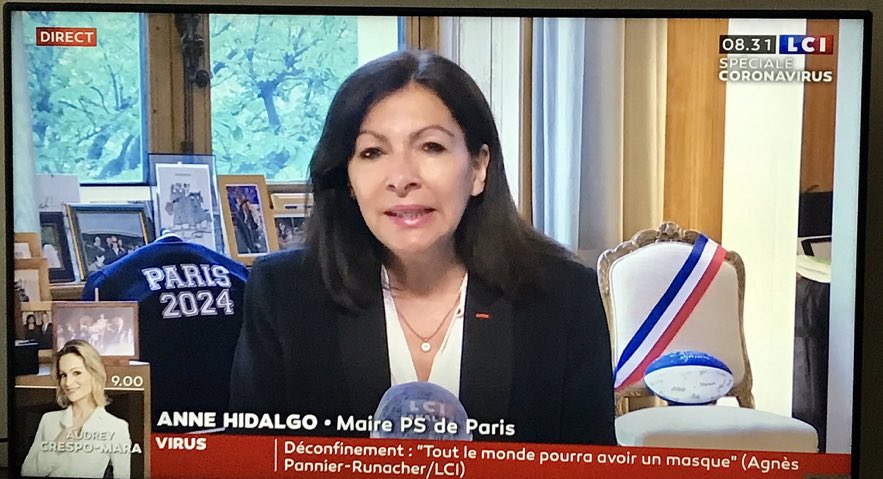 laurentbazin's tweet photo. Trop d’infos (dans l’image) tue l’info. 
Et accessoirement le naturel... 😉 https://t.co/IKnnhr8pjP