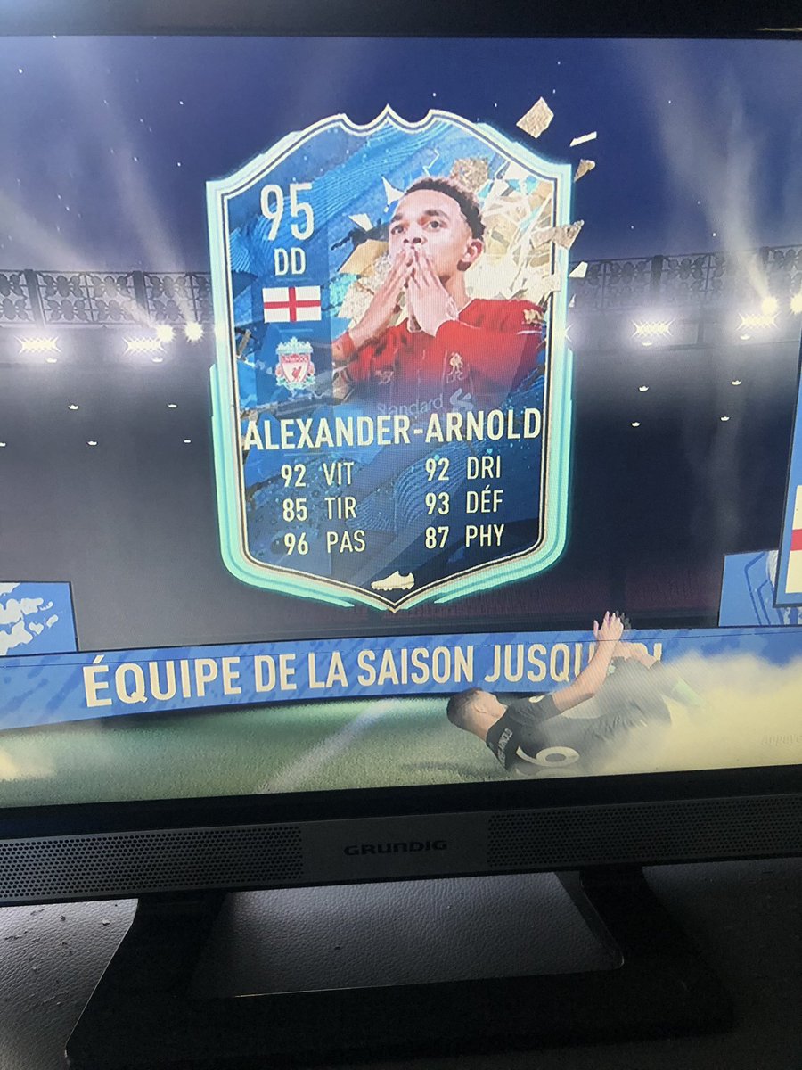 Bet2Boss's tweet photo. La chance est au rendez-vous pour cette TOTS Premier League 🤩 et récompenses Élite jeudi !! #TOTSSF #TOTS #FIFA20 1/2 https://t.co/muH8K7cCWw