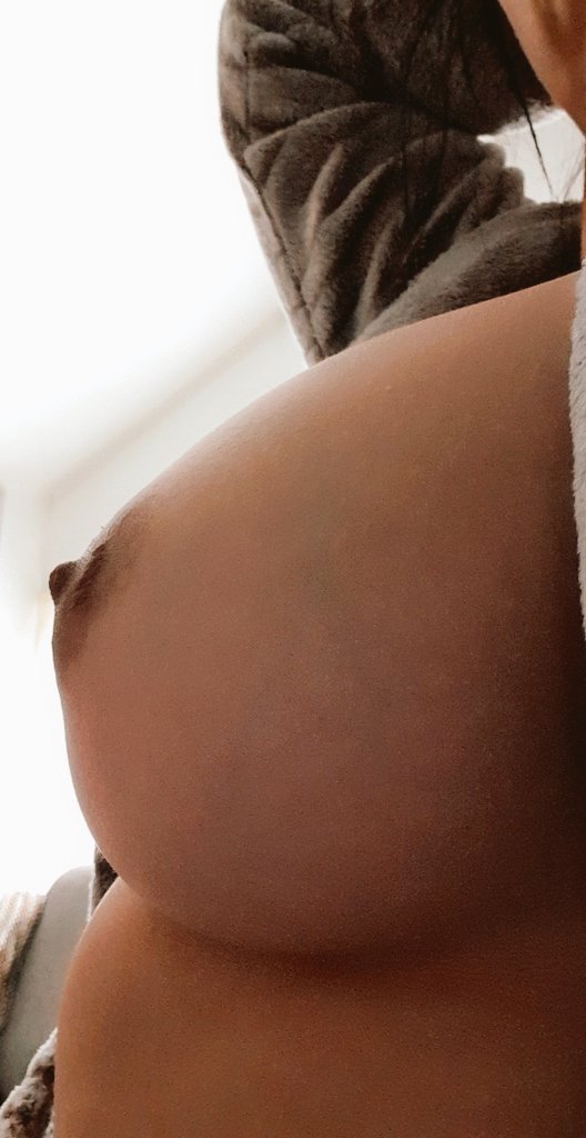 iamchloeswift's tweet photo. Good morning 😜  long shift last night😴😴😴😴 , having hard time to wake up now ☕☕. I will be online later, meanwhile happy #tittytuesday 
#tetasjugosas  #rt4more https://t.co/pf2tsqrKCC