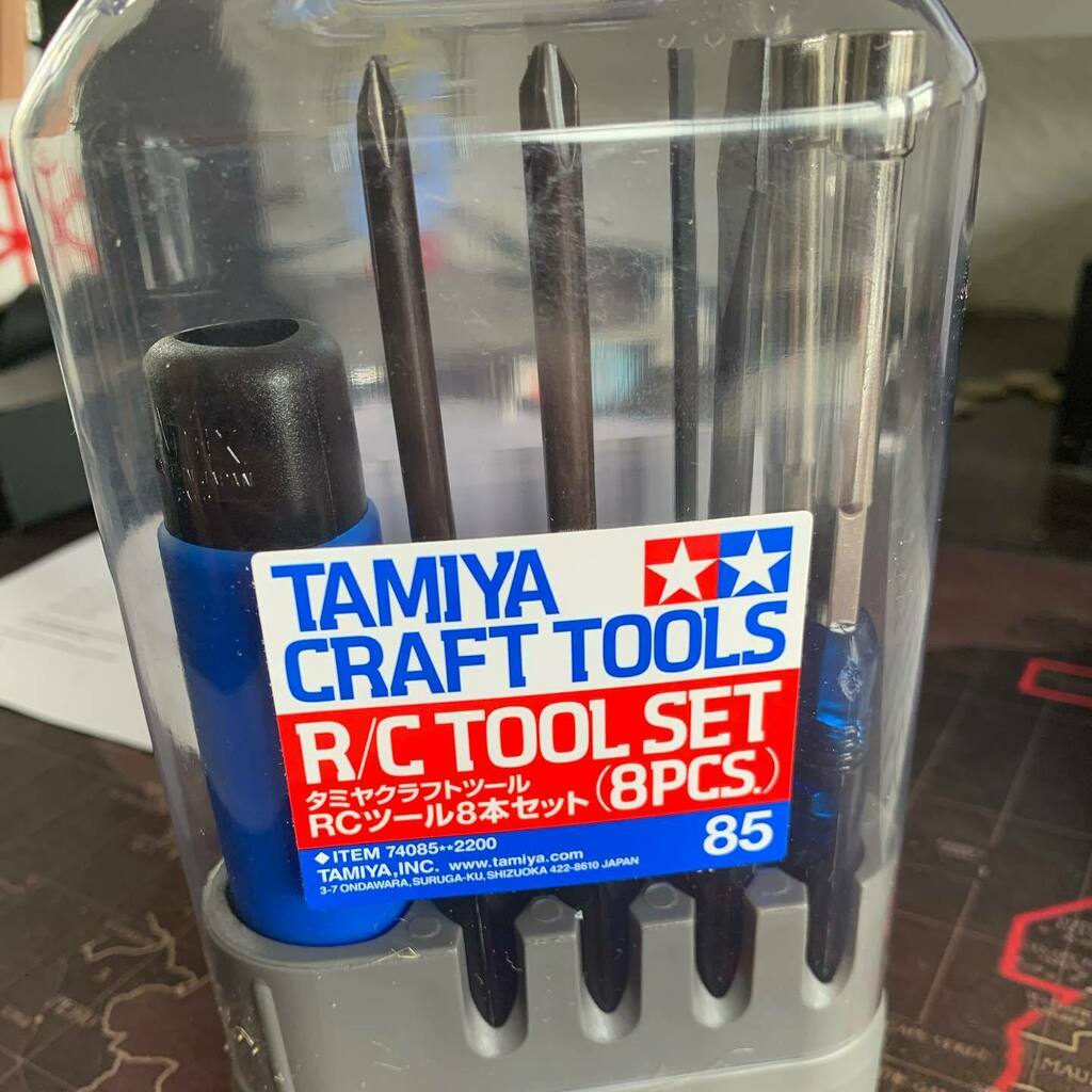 Kyle_Fortune's tweet photo. Upped my Tamiya build game by getting a proper tool kit. Saves me using my other screwdrivers, and, I only just found this out, Tamiya kits use JIC screws, which need JIC drivers like these. Explains years of stripped heads using Phillips drivers. #tamiy… https://t.co/iOcYriRxyE https://t.co/Z6y31dYu26