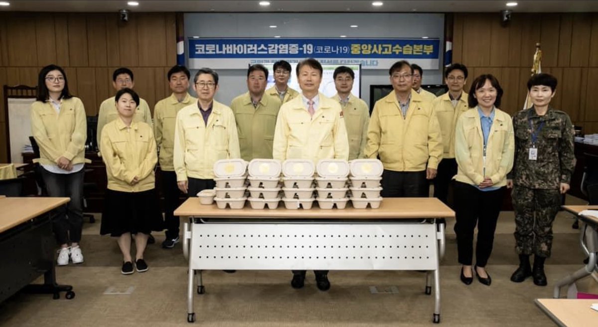 국민의 안전을 위해 헌신의 노력을 다하고 계신 김강립 차관님과 중수본 직원분들 감사드립니다! 덕분입니다!!

#코로나19 #보건복지부 #질병관리본부 #중수본100일