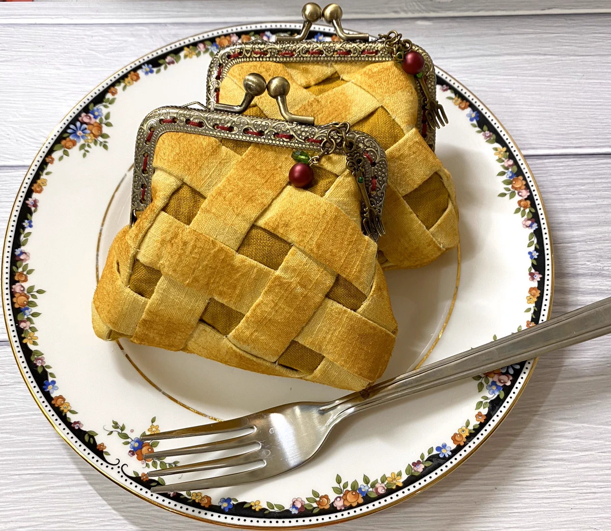 【ハンドメイド】アップルパイそっくりなガマ口財布が話題沸騰中