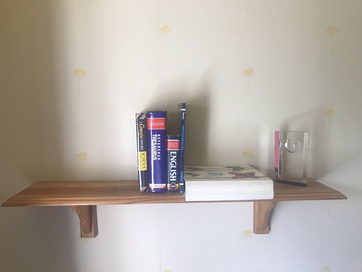anstoxxx's tweet image. Everyone else seems to be putting up pictures of bookcases 🐏🐑#bookshelfshame #BookcaseCredibility #bookshelfgate #BookShelf