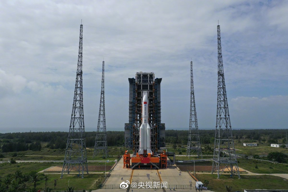 CCTV updated the announcement with few pics from the rollout.：  https://www.weibo.com/2656274875/J0wkReBOL