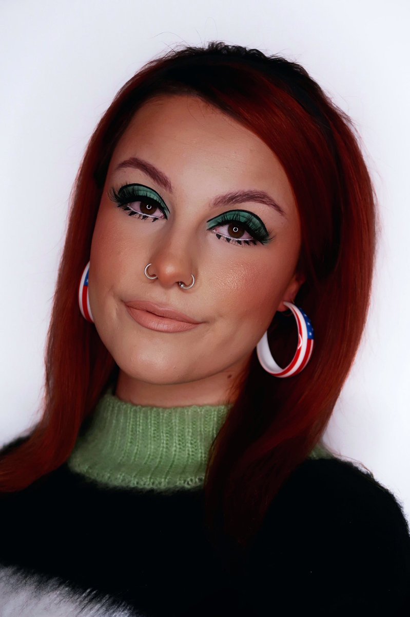 emevz's tweet photo. 60s glam baby https://t.co/TTYwyil40C