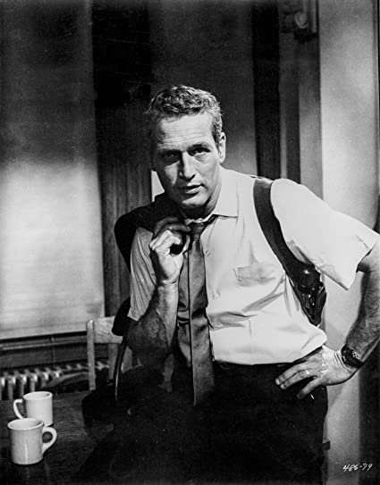 武蔵屋 テキサスタワー乱射事件 は1966年8月テキサス大学オースチン校の28階建てタワー の屋上に陣取った元海兵隊員の射撃の名手チャールズ ホイットマンが突然無差別狙撃を開始し 1時間40分後射殺されるまで17名の犠牲者が出たという 無差別 乱射事件