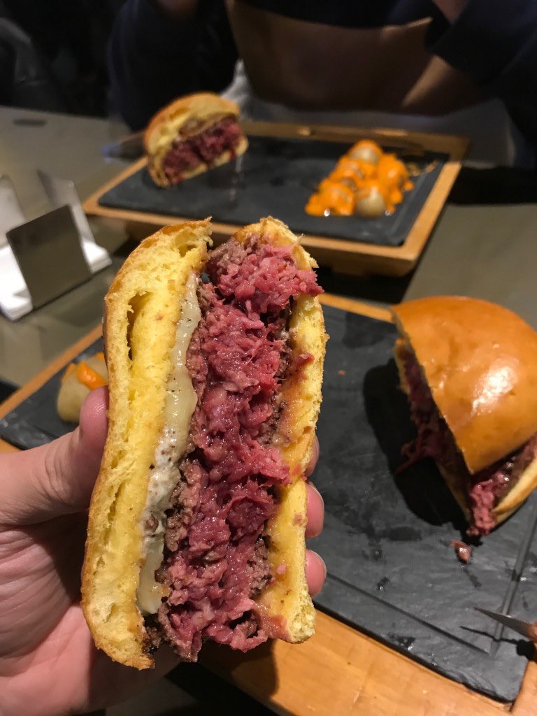 Paratieslavida's tweet photo. @JuanchosBBQ estrena envío a domicilio en Madrid, para celebrarlo hablamos de ellos en el blog. https://t.co/EQyl8dDTy9 https://t.co/yHqS2nJ86j