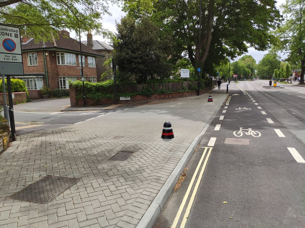 Wholmes99's tweet photo. @JohnParkin28 @RantyHighwayman John we have rolled out several treatments now in Southampton, I've asked our cycle campaign to get in touch, and our local sustrans have lots of contacts https://t.co/STwU0K5nc1