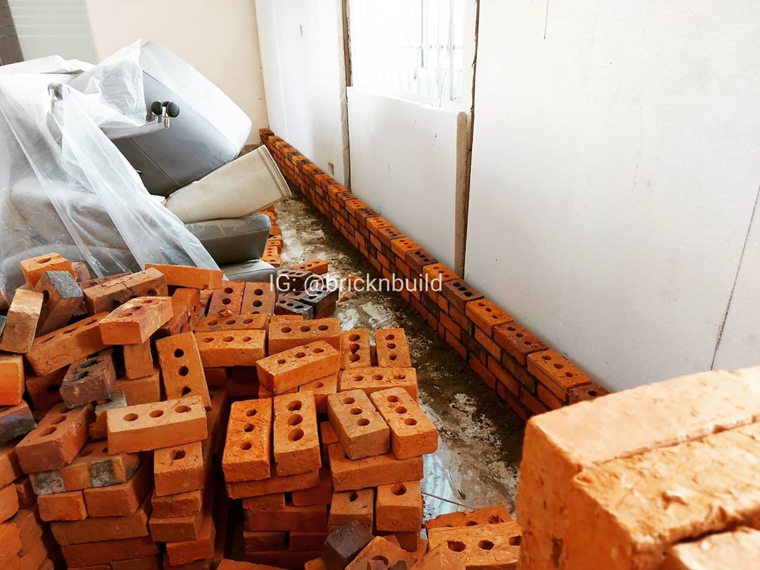 bricknbuildgh's tweet photo. Started out with the interior brick walls. This will further insulate the rooms from excessive heat. .
#interiorspaces #bricknbuild #realestateghana #ghanahomes #natural #insulation #betterhomes #COVID19 https://t.co/9oRBhmzTUf