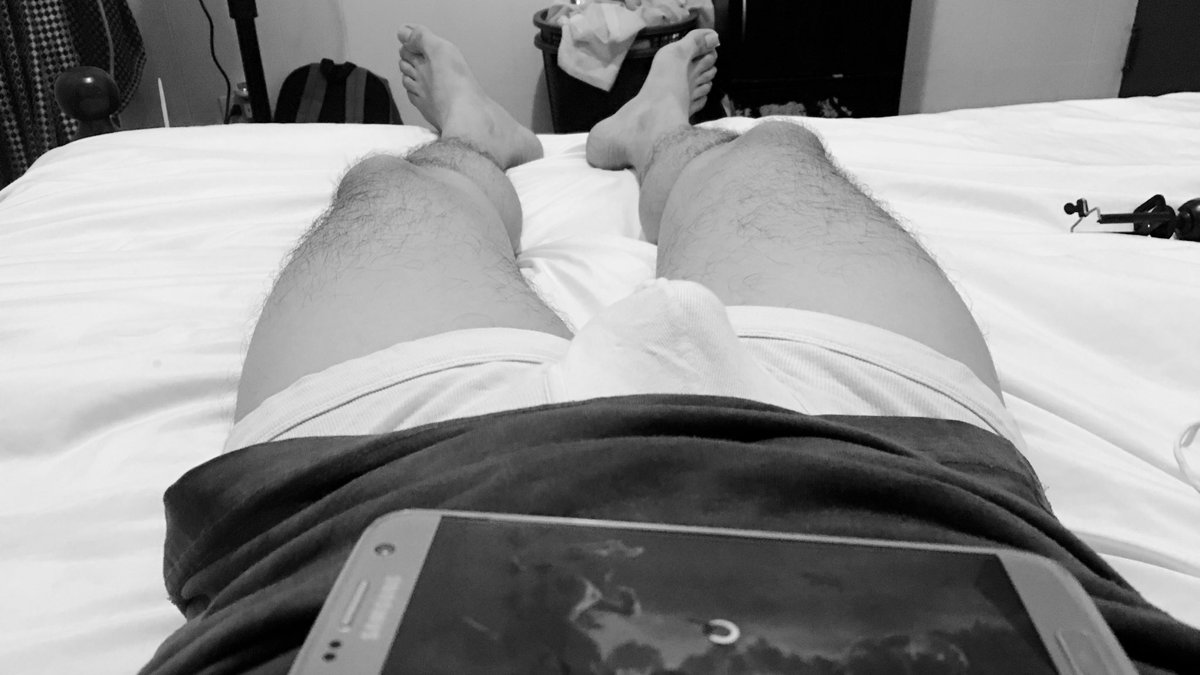alter_dimitri's tweet photo. Afternoon #bludge in bed. Tara? #alterph https://t.co/zVy7PbmZKX