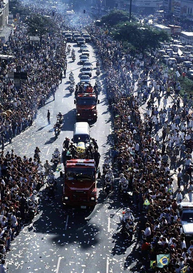 #OnThisDay in ’94, after 3 days of national mourning as ordained by the Brazilian government, 3 million people lined the streets of São Paulo to honour the funeral cortege of Ayrton Senna as it processed through the city. #GoneButNeverForgotten #RIPAyrtonSenna