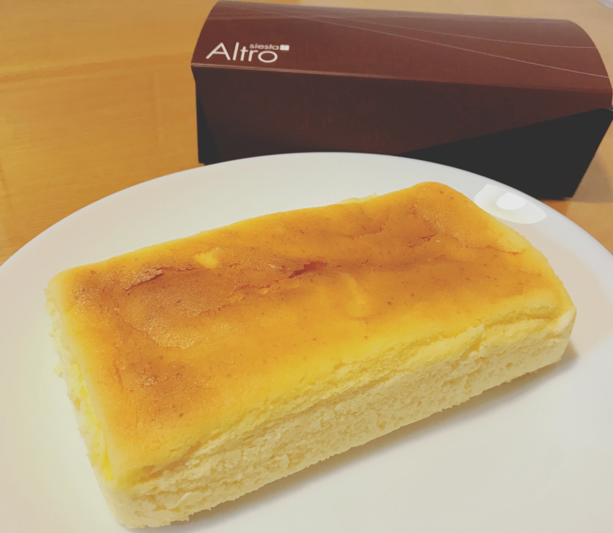 ঌ バウちゃん ໒ 和歌山でチーズケーキっていったらシエスタのチーズケーキ 濃厚なのにさわやかな味わいで地元の厳選素材を使ってるんだって チーズケーキ好きのひとはたまらないかも ﾟ艸ﾟ まぃぅ T Co Lywwkpq5d9