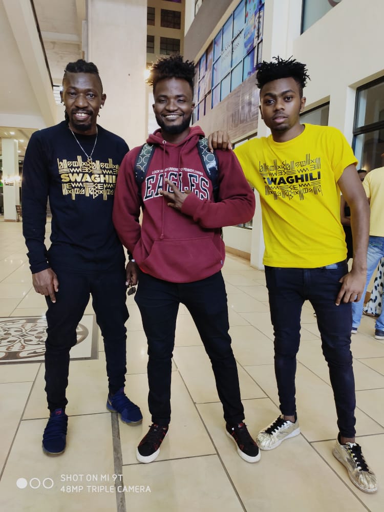 PiniusPinto's tweet photo. AS WE USE SOCIAL MEDIA TO CONNECT TO THE WORLD... BE SURE TO USE IT TO BUILD PEOPLE UP, RATHER THAN TEAR THEM DOWN ๐ฏ๐ฏ @bruznewton @bboyharryafrica
#SWAGHILI https://t.co/dJ3APBQVDI