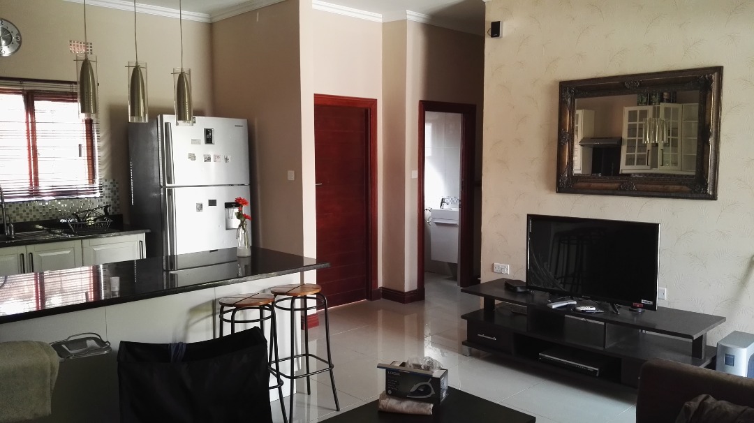 Modernrefine's tweet photo. FOR RENT: Fully furnished 1 bedroom apartment. Located in Roma along Mulungushi road, this spacious and modern apartment is now available. Contact us for more information #ModernRefinement https://t.co/iah3zO7mZe