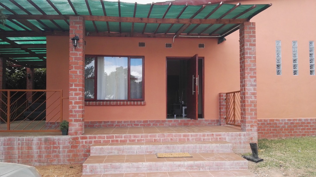 Modernrefine's tweet photo. FOR RENT: Fully furnished 1 bedroom apartment. Located in Roma along Mulungushi road, this spacious and modern apartment is now available. Contact us for more information #ModernRefinement https://t.co/iah3zO7mZe