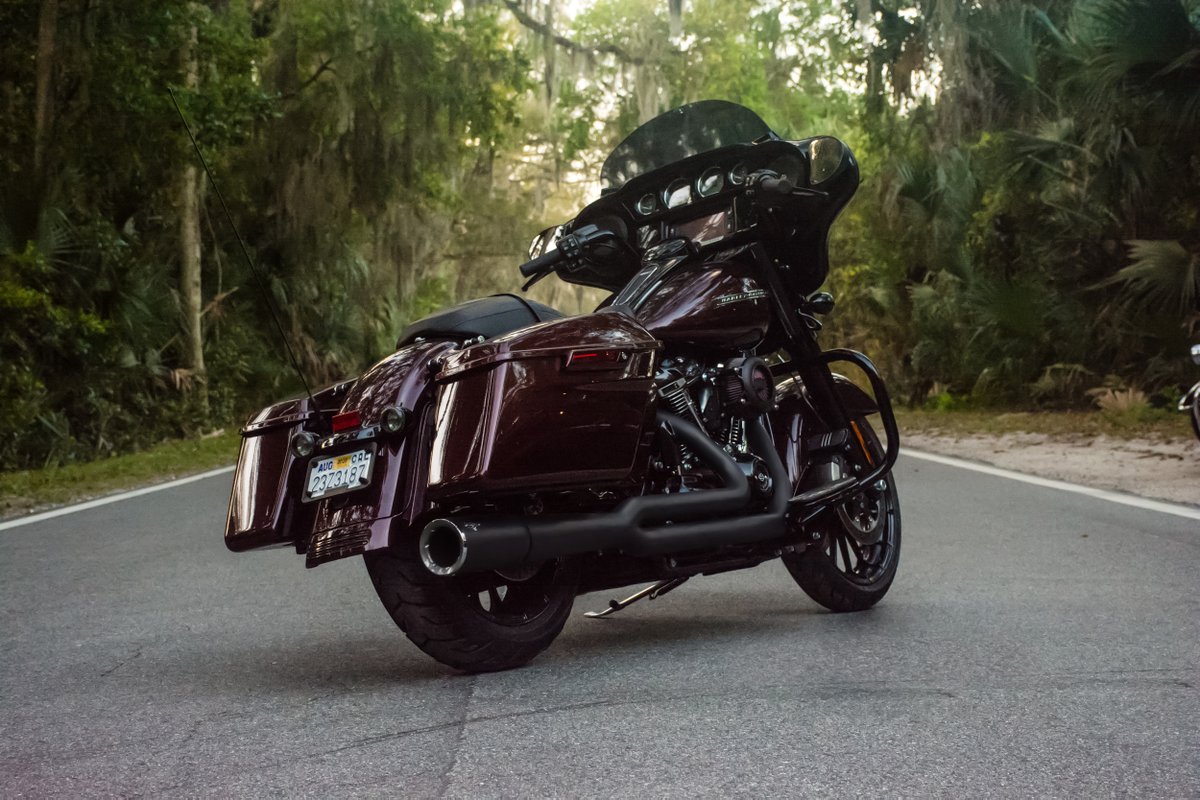 vanceandhines's tweet photo. Go solo in style. Double tap if you'd rather be exploring.
Featuring: Vance & Hines Pro Pipe, VO2 Rogue Air, Fuelpak FP3
#vanceandhines #vhpower #propipe #vo2air #fuelpakfp3 #roadtrip #harleydavidson #hdtouring https://t.co/FYu4dtGd5S