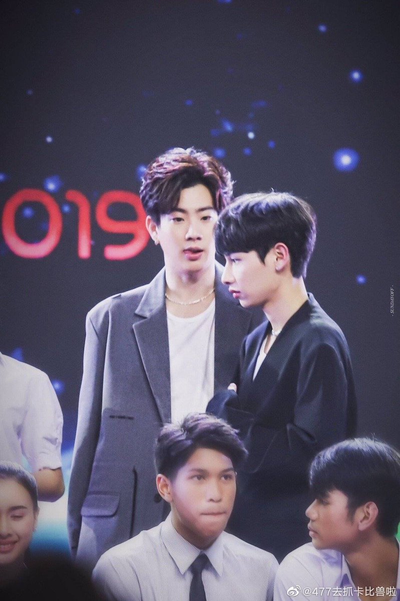 Han_yu_nuo's tweet photo. 每天为别人的爱情磕秃了头
也罢，他们更重要😂
#mewgulf #meanplan
#OhmFluke #offgun https://t.co/uZf1KlubBD