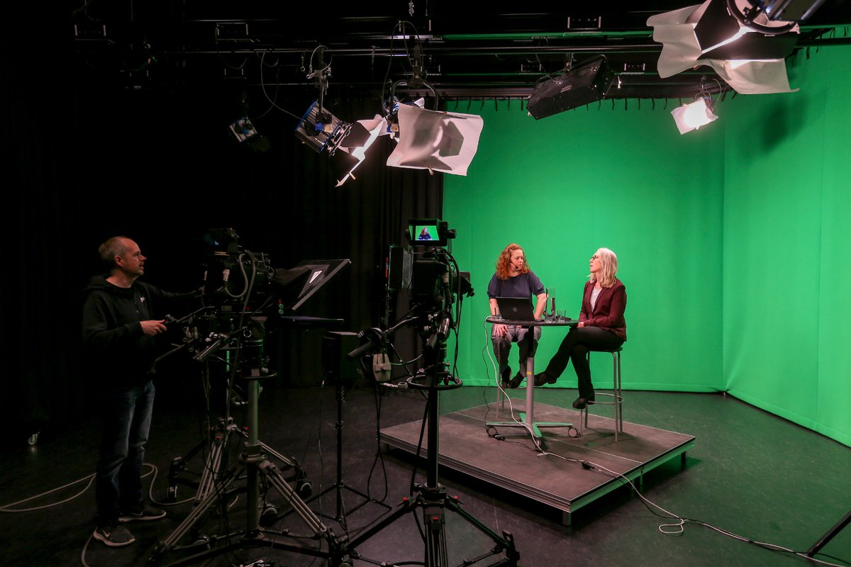 Annelie Frank and Hanna Andersson are leading todays Fojo seminar which is streamed on Youtube. Right now they are discussing investigative journalism with Axel Björklund at Dagens Nyheter. "It is like digging into water" he says on the changing times of Corona.