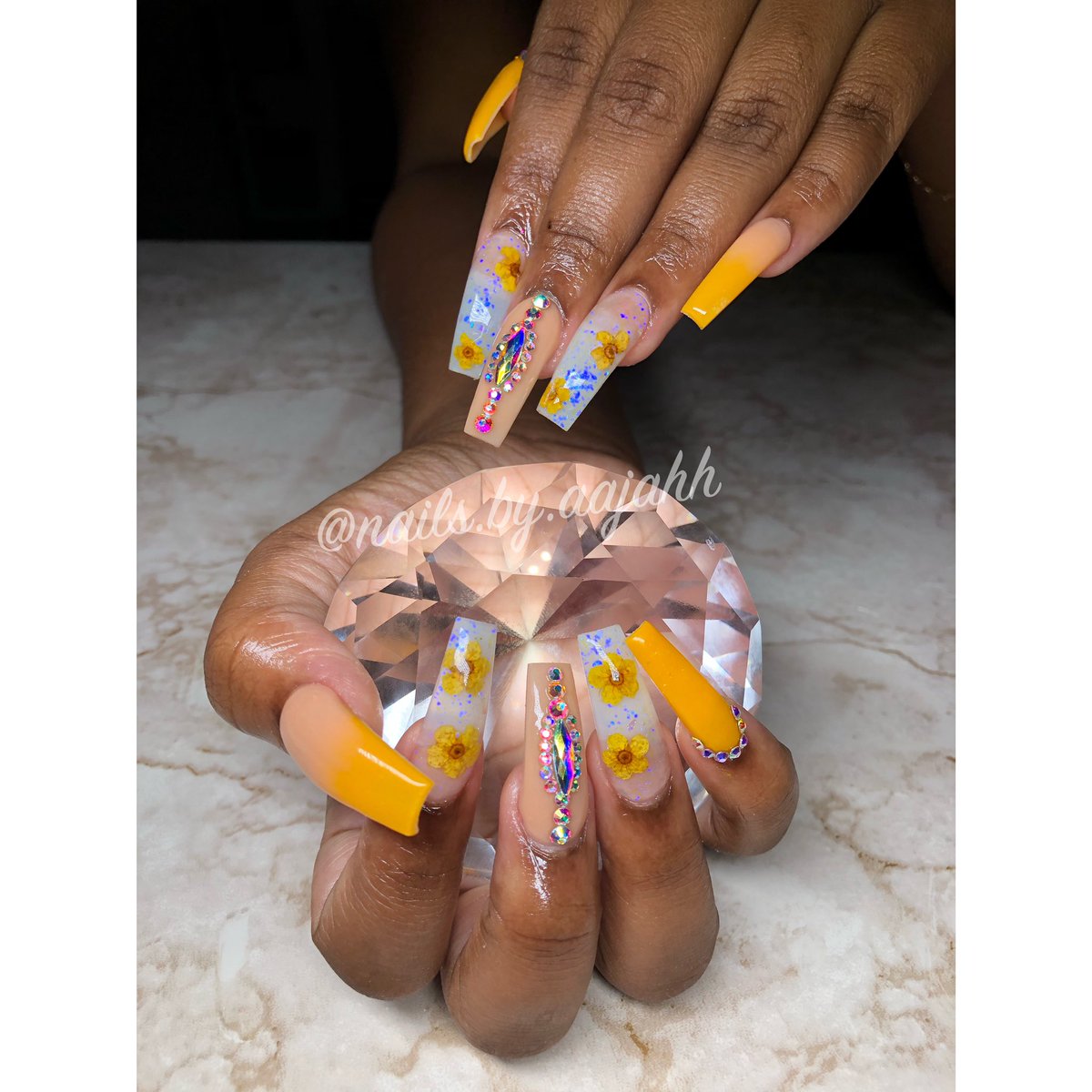nailsbyaajahh's tweet photo. Summer time is coming up !! 🌞😍💅🏽
#nailtech #ienailtech #summer2020 #yellowombre #yellownails #encapsulatedflowers #diamonds #nailsbyaajahh👑 #IEnailtech #nailsonfleek #acrylicnails #nailsnailsnails #trusttheprocess #sanbernardino #sanbernardinonailtech #ie https://t.co/U935YKzJfi