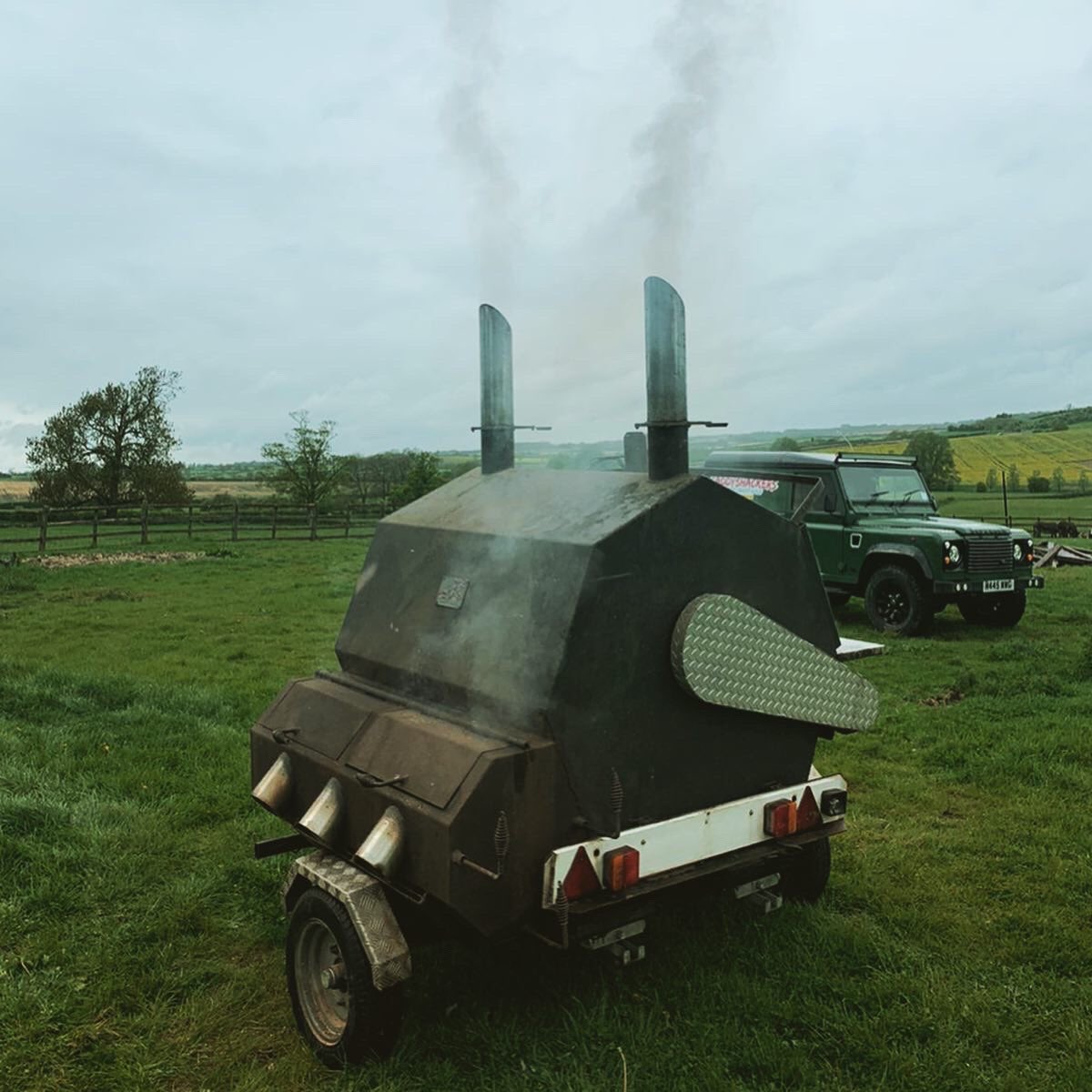 SBCowandPlough's tweet photo. Introducing Smokin’ Billy the new drivethrough Smokehouse 🔥
Saturday 9th May 4-8pm serving a Traditional Smoked Beef Brisket Burger &amp; a BBQ Pulled Pork Burger straight from the smoker @SBCowandPlough to takeaway! £5 each or £7.50 with sides of Coleslaw &amp; Corn on the Cob 🍔🥩🌽 https://t.co/MkEzyQza1f