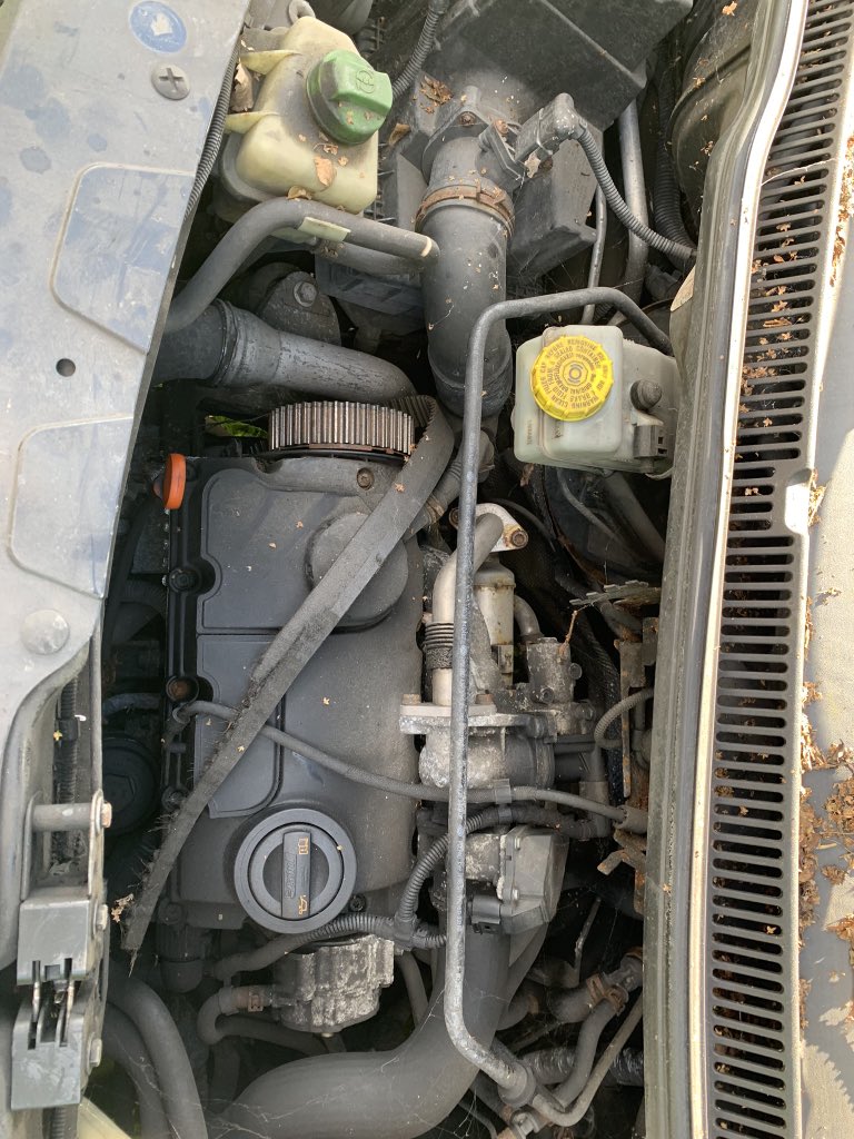 Selfstorage17's tweet photo. Decided to get my van back on the road after the cam belt snapped. https://t.co/dDiv98kMED
