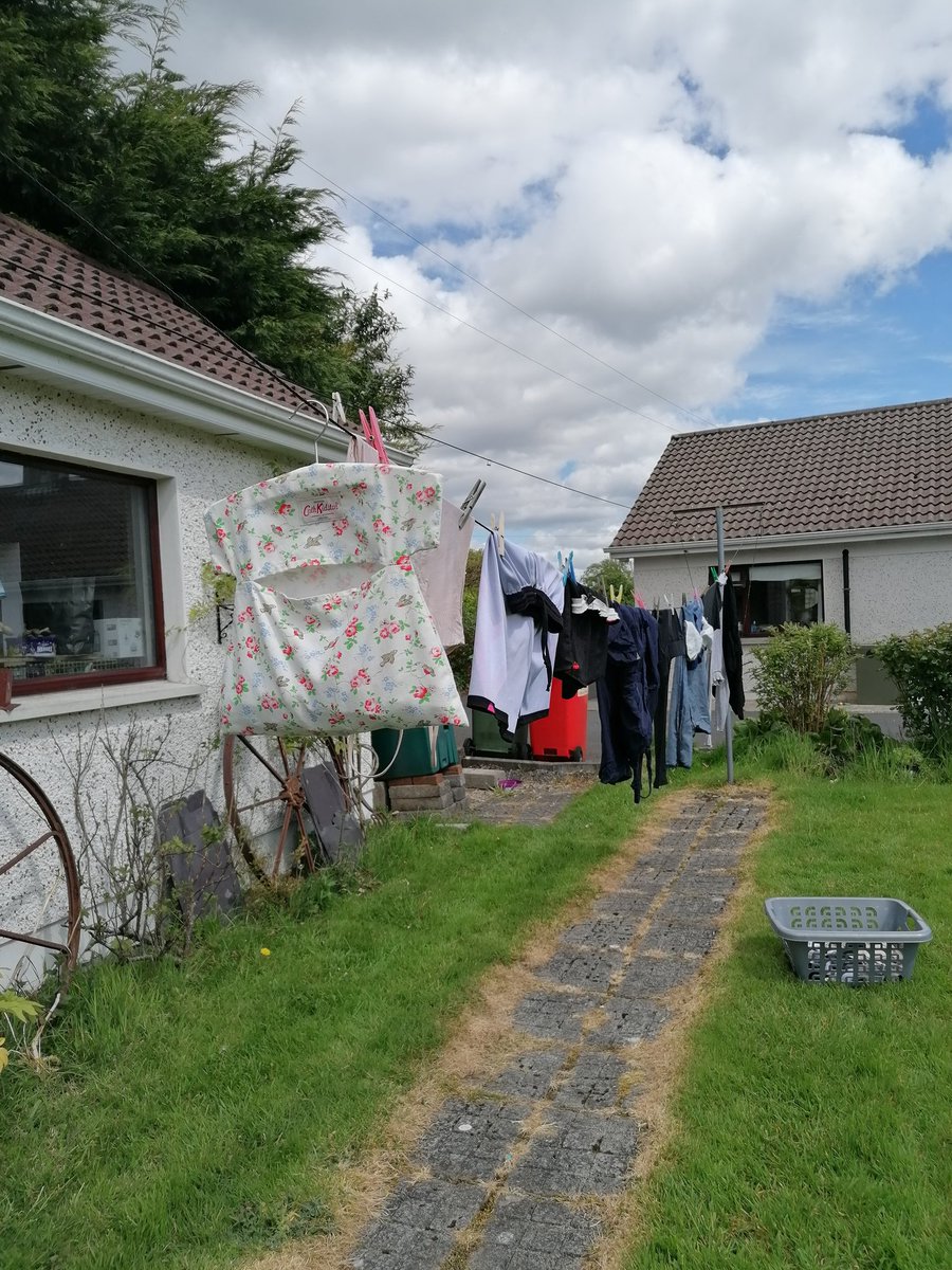 mkent9900's tweet photo. Another day for the washing! 3 tips. ALWAYS use a #ClothesPeg bag,-bring pegs indoors with the dried clothes #Longevity Avoid #plastic pegs, they add to #environment pollution. Put dried shirts etc on hangers IMMEDIATELY, less ironing then! #HomeEconomics #sustainableLiving https://t.co/btfqzni2HQ