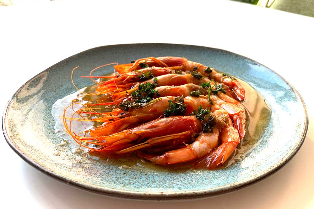 Confit red prawns with chilli oil, garlic, parsley from <a href="/ArrosQD/">ArrosQD</a> - our latest home delivery Test Drive hot-dinners.com/Gastroblog/Tes…