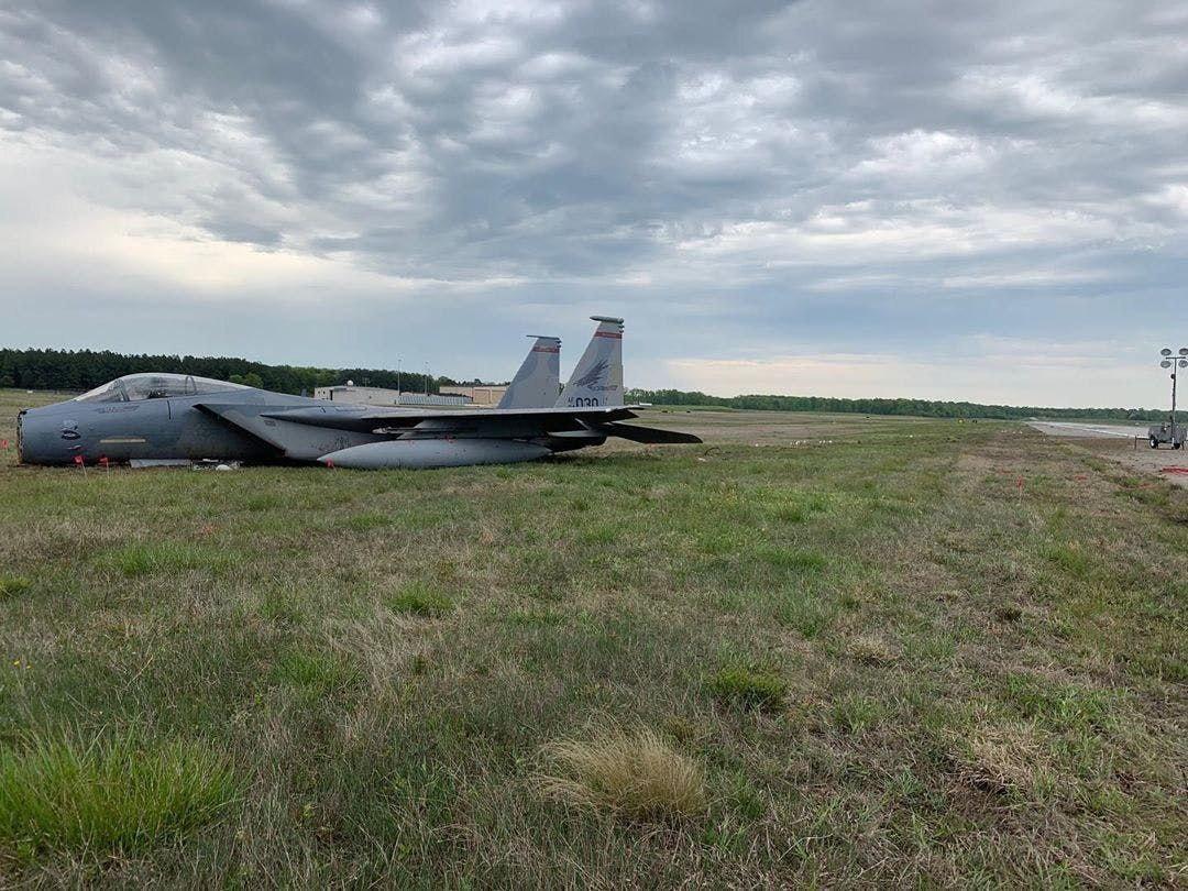 USA: F-15 fighter of the US Air Force with its air-to-air weapon set left the runway during its landing on Andrews Air Force base in Washington on Saturday May 2
