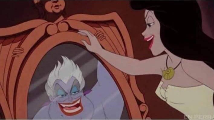 Cuando te miras inocente y pura pero por dentro eres una perra.