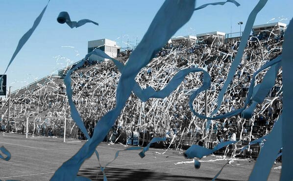 Lo que otros no hacen en divisiones superiores, lo hacen en el Romano en una fase de ascenso a 2b.
La mejor afición de Extremadura!!!
✌🏻😉⚪⚫