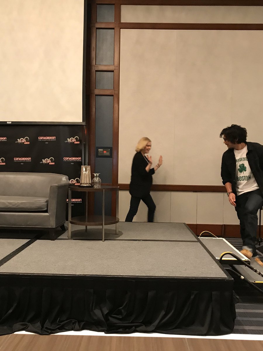 SpainBellarke's tweet photo. #FOTO Nuevas fotos de Bob y Eliza durante #Conageddon2 (via @BellarkeMer) #Beliza #The100 https://t.co/hH71YogQJ7
