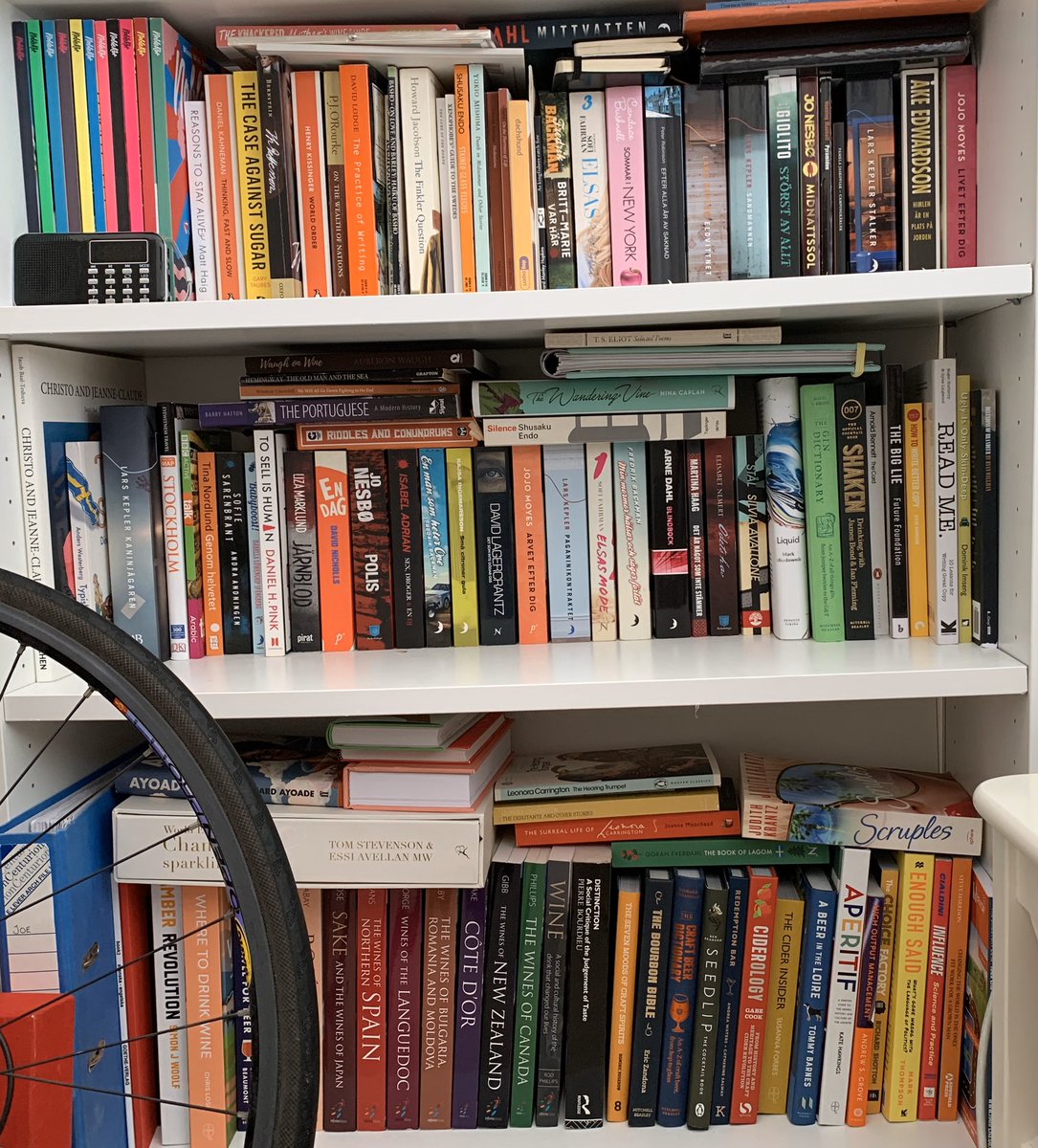 joefattorini's tweet image. Feel free to psychoanalyse #bookshelfgate