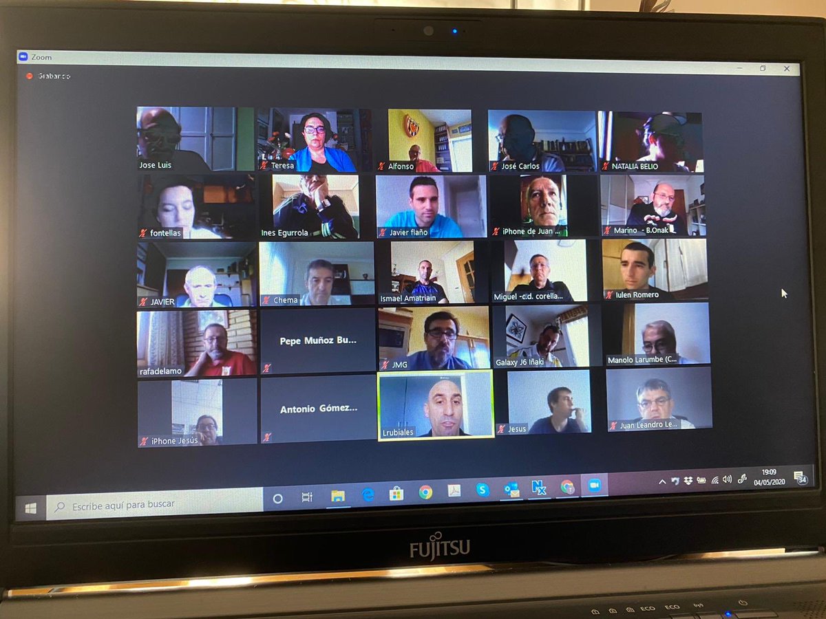 💻 Reunión telemática de Rafa del Amo <a href="/RafadelAmoArizu/">Rafa del Amo</a> y Luis Rubiales <a href="/LuisRubiales/">xxxx</a> con los clubes navarros de Segunda B y Tercera División ⚽️

👉 Toda la información en futnavarra.es/reunion-telema…

#FNF #Fútbol #Navarra #COVID19