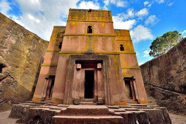 enterettour's tweet photo. 10 Best Tourist Attractions in Ethiopia
#7 Lalibela, Rock-Hewn Churches
#stay at home and plan your next trip!!
#StayHome e #StaySafe #Lalibela #Roha #KingLalibela #Zagwe #Monolithic #RockHewnChurches #eightthwonder #StGeorge #UNESCOSites #enterettour #ethiopia https://t.co/MZaPRCz028