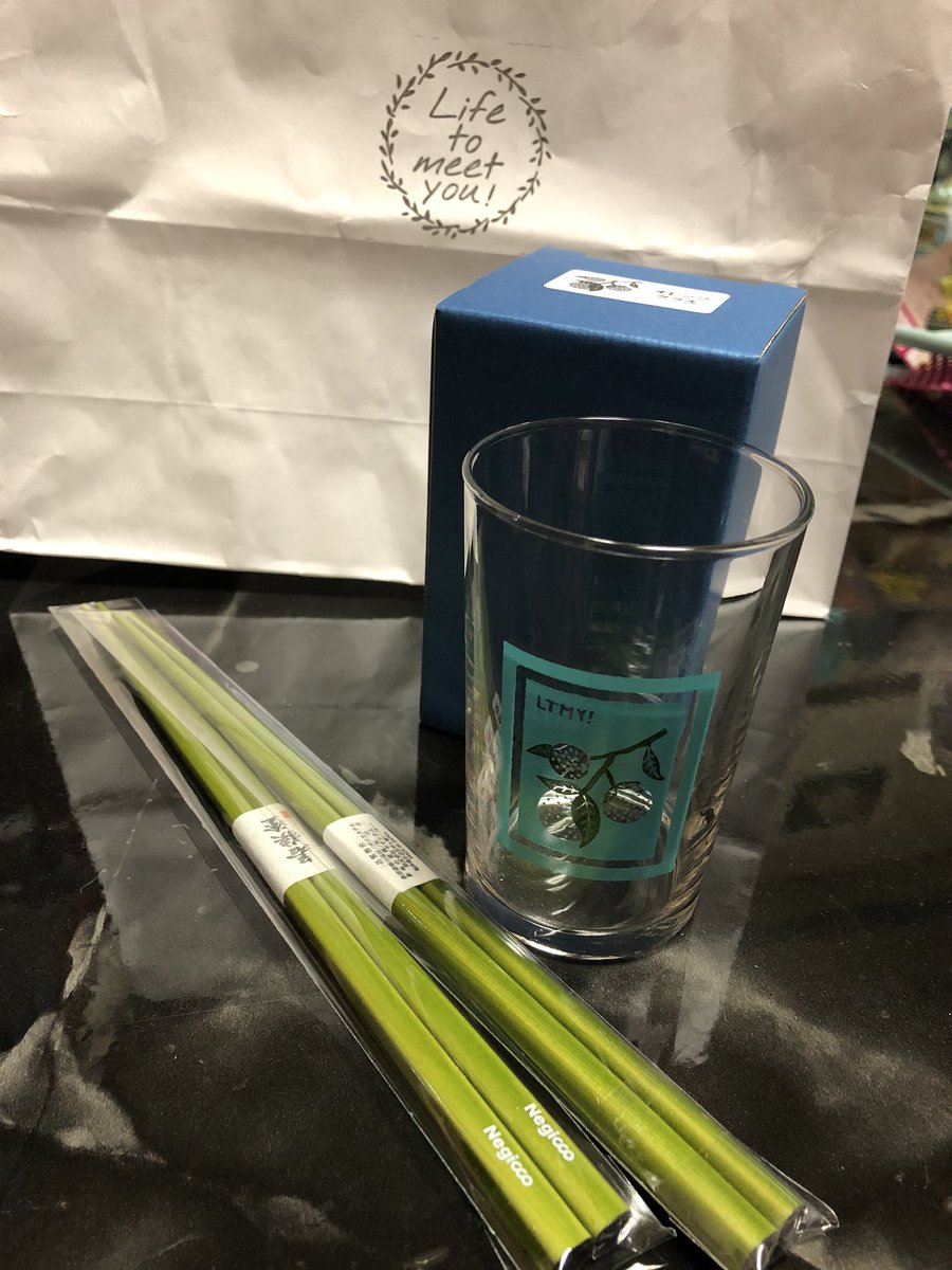 kota26rin's tweet photo. 田植えと畑仕事が一段落したので、東堀へオレンジグラスとお箸をお迎えに行ってきました〜
熊さんとお姉さんとお話してもらえて気分転換になりました\(*´ `*)/
ありがとうございますした(*ᴗˬᴗ)⁾⁾⁾
#EMSB
#LTMT https://t.co/wcF8jkg2pO