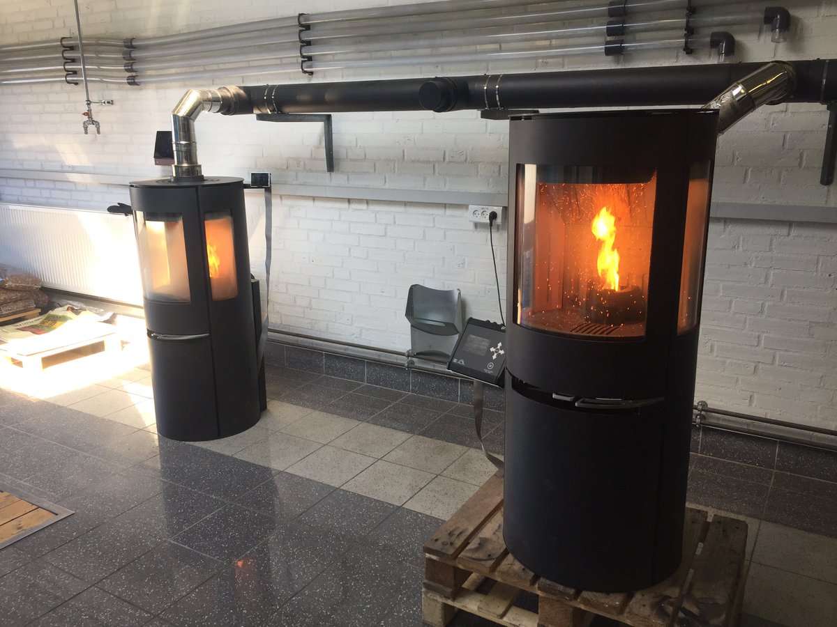 PELLETSCALEFACC's tweet photo. Nuevas #calderas de #pellet #nbe para #calefacción y agua caliente , un gran ahorro para nuestros clientes https://t.co/Vczs3m8uWT