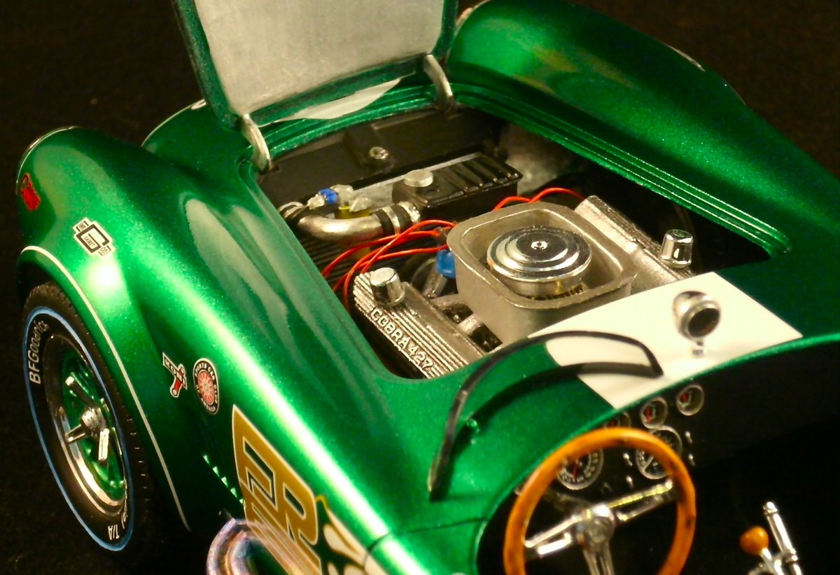 HirakawaDavid's tweet photo. Sam Feinstein Cobra replica. #Revell #Shelby #SamFeinstein #Scalemodel https://t.co/53c3JqP1SJ